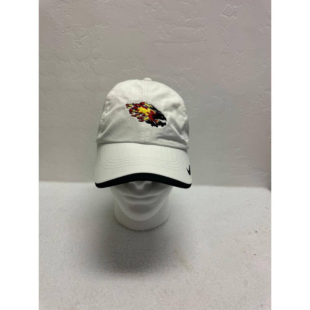 Nike Heritage86 Dri Fit White Embroidered Logo Curved Brim Baseball Cap One Size